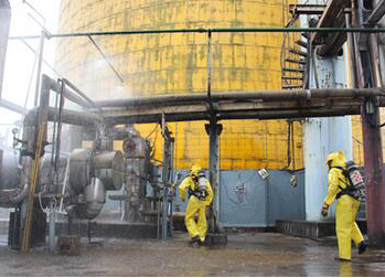 瀘天化開展液氨泄漏事故應(yīng)急實戰(zhàn)演練