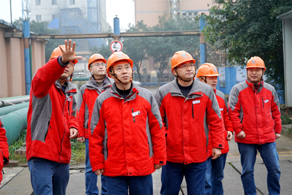 瀘天化股份公司黨委書記、董事長廖廷君一行深入現(xiàn)場(chǎng)檢查指導(dǎo)工作