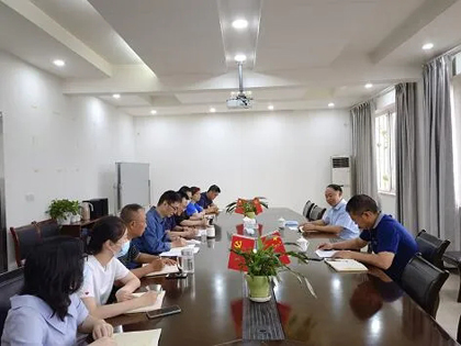 瀘天化股份公司黨委書記、董事長廖廷君到進(jìn)出口公司調(diào)研指導(dǎo)工作